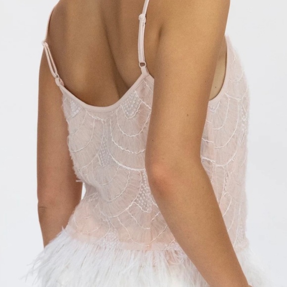 Sequin Feather-Hem Tank - Picture 3 of 4